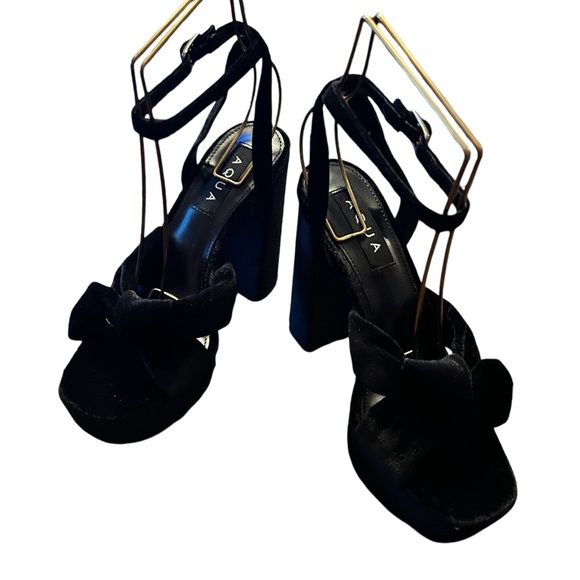 Aqua Shoes - Aqua Lory Black Velvet Heels Size 6